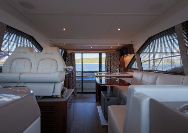 Sea Ray Fly 460 image