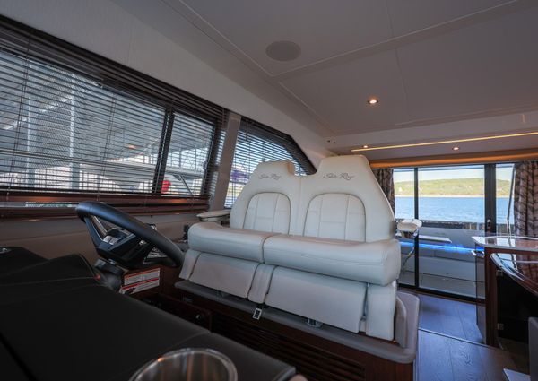 Sea Ray Fly 460 image