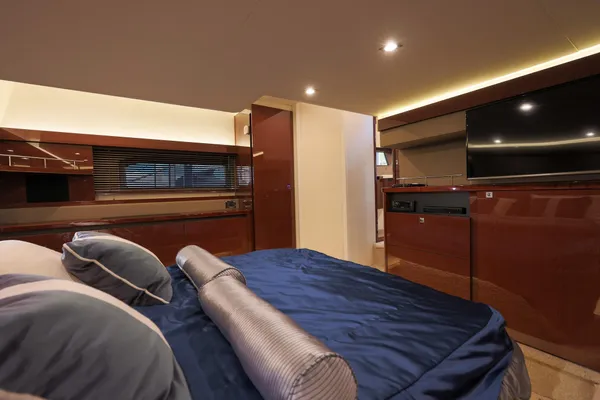 Sea Ray Fly 460 image