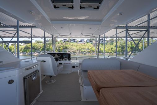 Sea Ray Fly 460 image