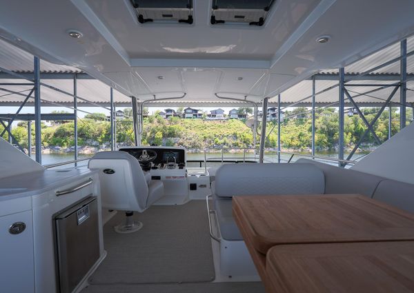 Sea Ray Fly 460 image