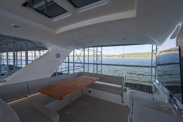 Sea Ray Fly 460 image