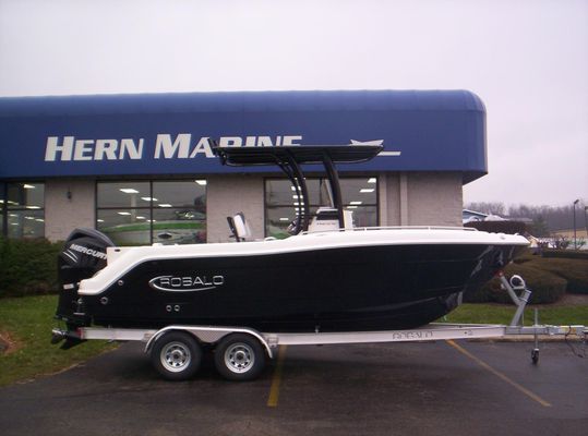 Robalo R222-CENTER-CONSOLE - main image