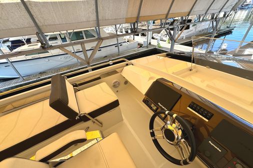 Galeon 510 Sky image