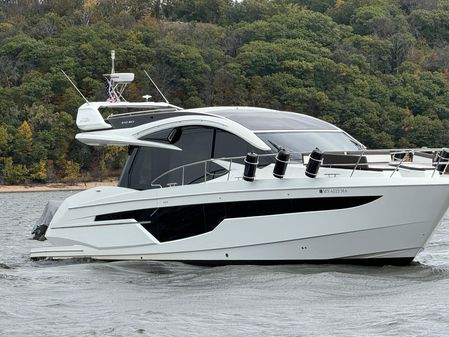 Galeon 510 Sky image