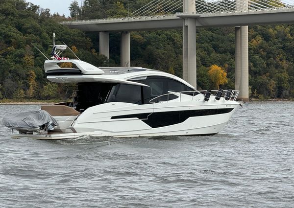 Galeon 510 Sky image