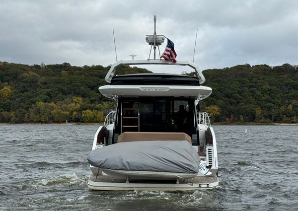 Galeon 510 Sky image