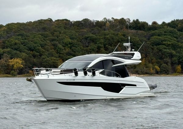 Galeon 510 Sky image