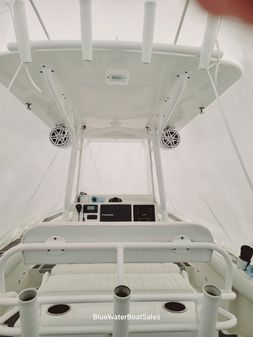 Regulator 26 Center Console image