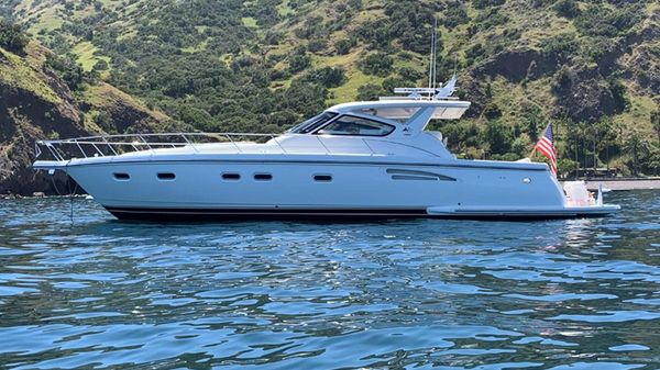 Tiara Yachts 52 Express Cruiser 