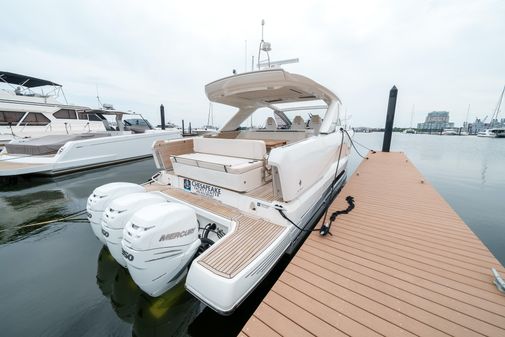 Jeanneau DB|43 Outboard image