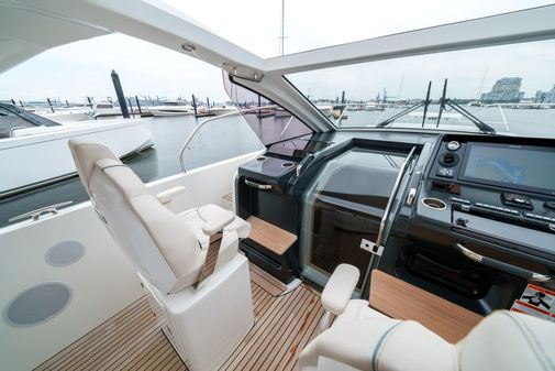 Jeanneau DB|43 Outboard image