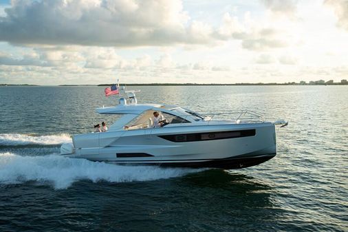 Jeanneau DB|43 Outboard image