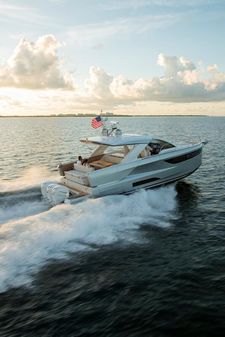 Jeanneau DB|43 Outboard image