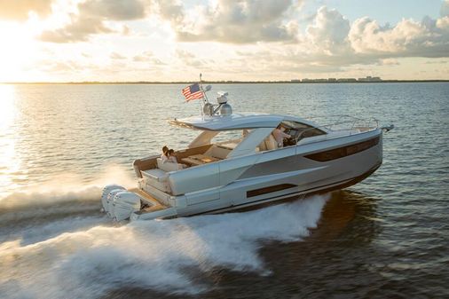 Jeanneau DB|43 Outboard image