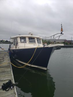 Mainship 34 Hardtop Trawler image