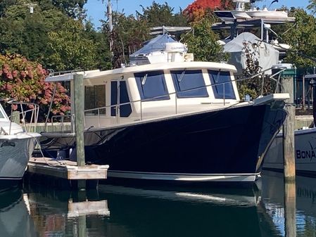 Mainship 34 Hardtop Trawler image