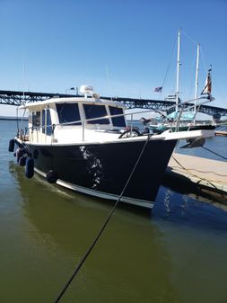 Mainship 34 Hardtop Trawler image