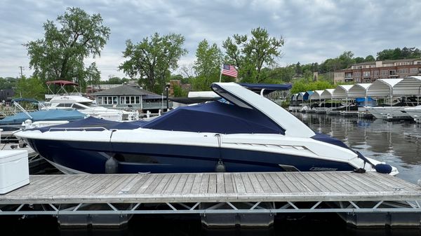 Cruisers Sport Series 338 Bow Rider