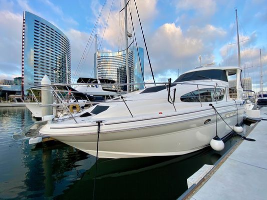 Sea Ray 390 Motor Yacht - main image
