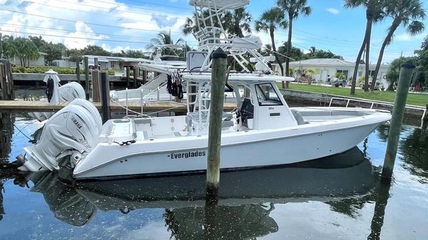 Everglades 365 CC