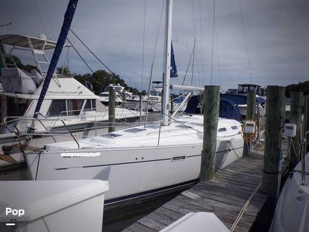 Beneteau Oceanis 393 image