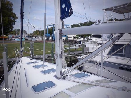 Beneteau Oceanis 393 image