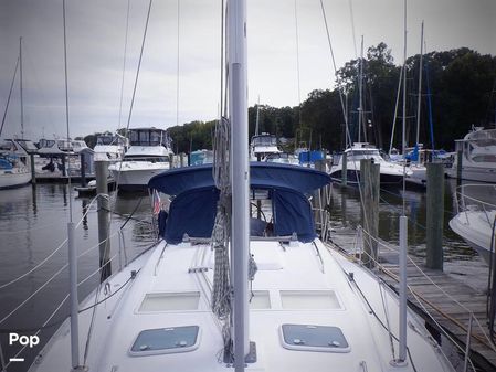 Beneteau Oceanis 393 image