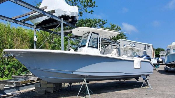 Sea Hunt Ultra 265 SE