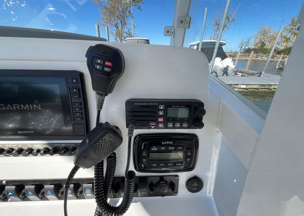 Sea Hunt Gamefish 27 image