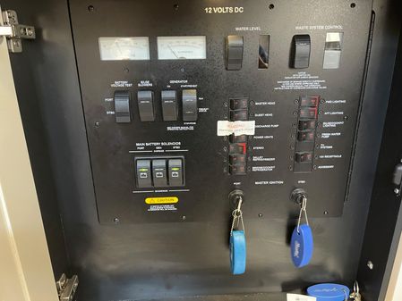 Sea Ray 410 Sundancer image