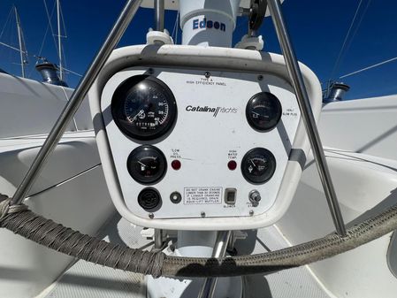 Catalina 320 image