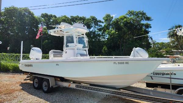 Everglades 243 CC 