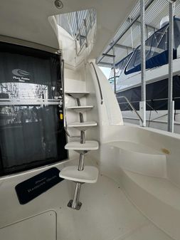 Carver 56-VOYAGER-SKY-LOUNGE image