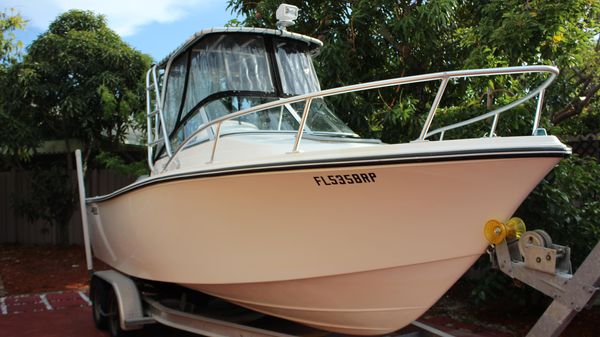 Mako 215 Walk Around