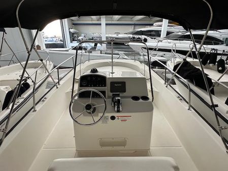 Boston Whaler 210 Montauk image