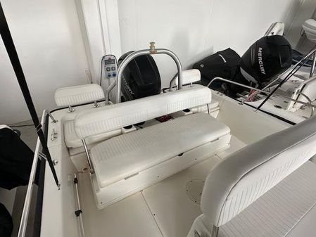 Boston Whaler 210 Montauk image