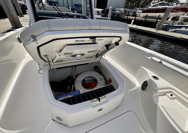 Boston Whaler 280 Dauntless image