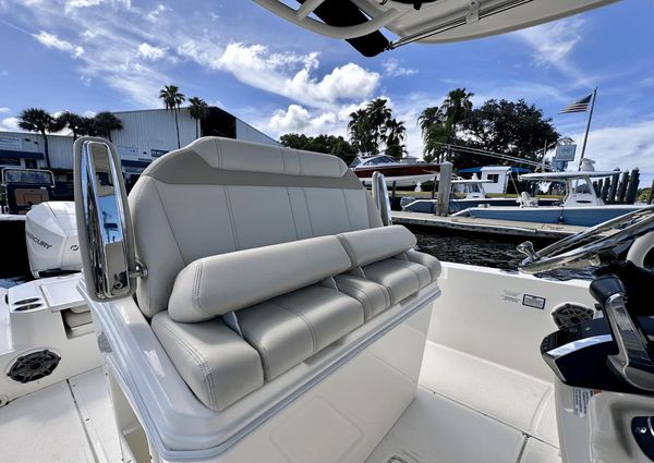 Boston Whaler 280 Dauntless image