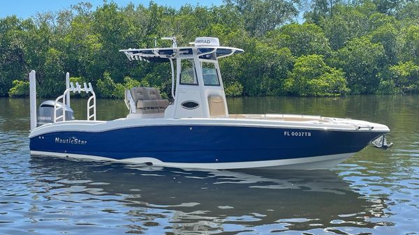 NauticStar 251 Hybrid