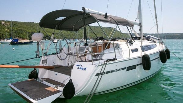 Bavaria Cruiser 37 