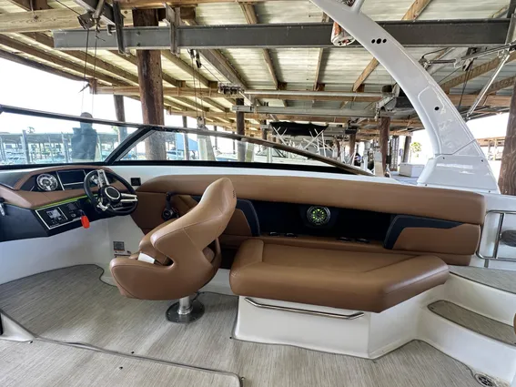 Four Winns HD8 image