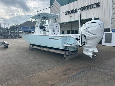 Sportsman Masters 267OE Bay Boat image