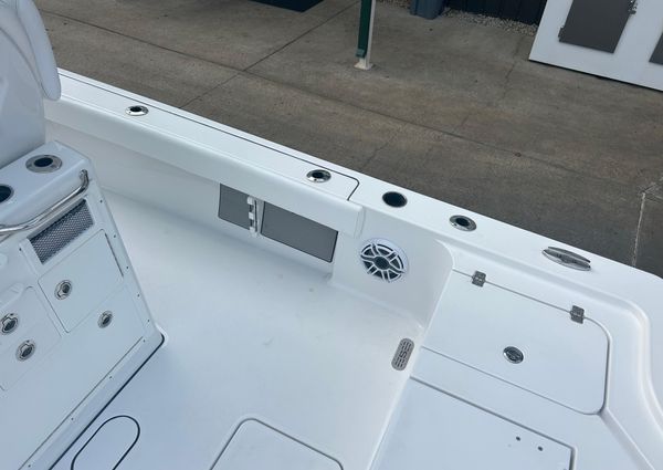 Sportsman Masters 267OE Bay Boat image