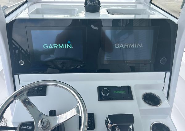 Sportsman Masters 267OE Bay Boat image