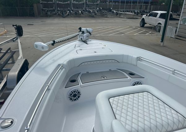 Sportsman Masters 267OE Bay Boat image