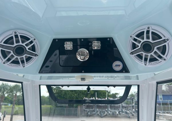 Sportsman Masters 267OE Bay Boat image