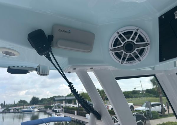 Sportsman Masters 267OE Bay Boat image