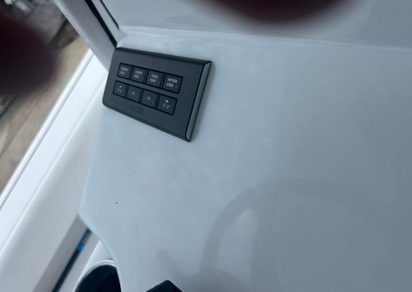 Sportsman Masters 267OE Bay Boat image