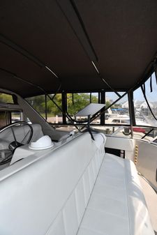 Carver 405-MOTOR-YACHT image